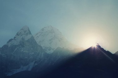 Şafak Himalayalar Dağlık