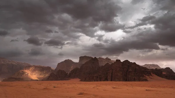 Stormachtige Lucht Boven Rode Wadi Rum Woestijn Jordan — Stockfoto