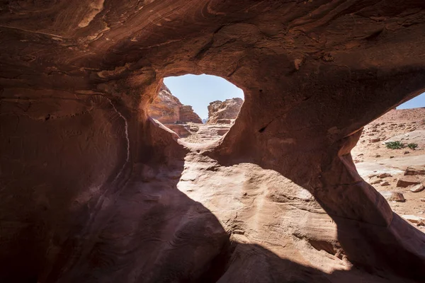 Näkymä Petran Kaupungin Hautojen Maisemien Luolasta Jordaniassa — kuvapankkivalokuva