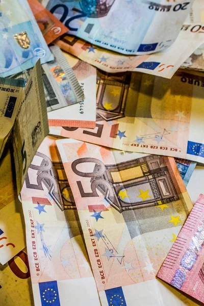 Euro banknot para yanı sıra, iş, bankacılık, medya, sunumlar vb gibi gösteren konulara için kullanılmak üzere büyük seçenek sunan bir bileşimi ile ilgili bloglar veya makale özellikleri