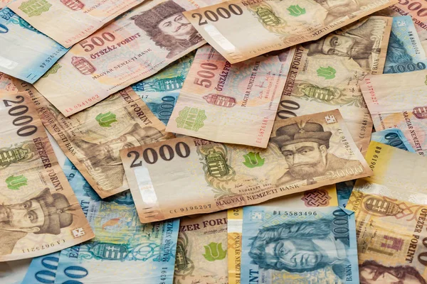 5000 otezer forint to usd