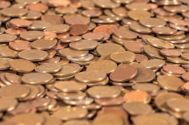 Binlerce altın, gümüş ve bakır sikke
