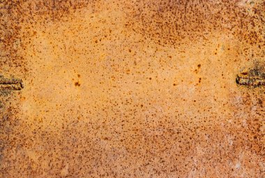 Paslı kıvrımlı metal duvar