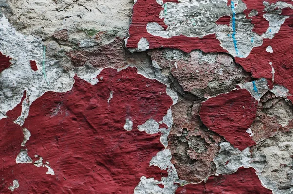 Yok edilen çimento duvar soyulması kırmızı boya ile arka plan — Stok fotoğraf