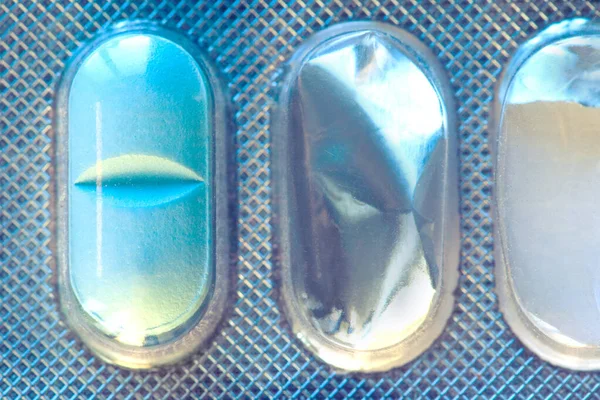 Blaue Pille Der Angelaufenen Verpackung Makro Getönt — Stockfoto