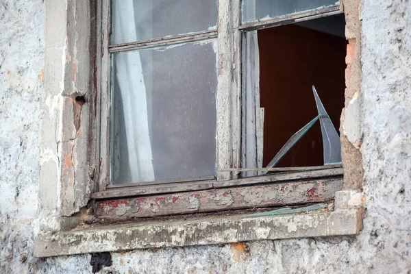 Stłuczone Szkło Oknie Opuszczonego Domu — Zdjęcie stockowe
