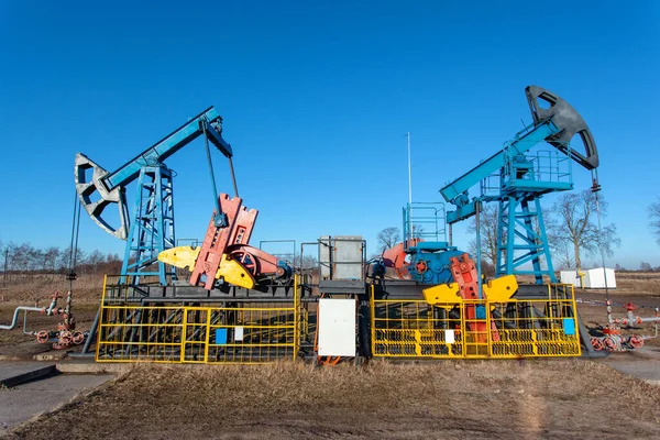 Piattaforma Petrolifera Onshore Durante Funzionamento — Foto Stock