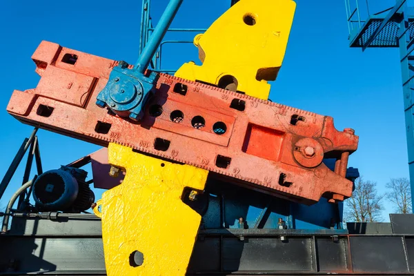 Primo Piano Del Massiccio Meccanismo Della Torre Petrolifera — Foto Stock