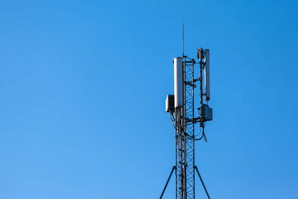 Antennes Kabels Pijler Van Telecommunicatie — Stockfoto