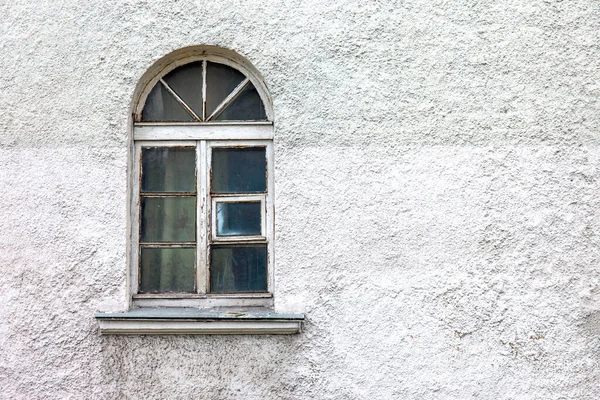 Zabytkowe Łukowe Okno Ścianie — Zdjęcie stockowe