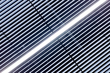 soyut arkaplan, parlak beyaz çizgilerin tavanı