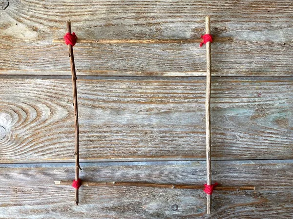 Grasflechten, kreativ, Kinderbasteln Schritt für Schritt. — Stockfoto