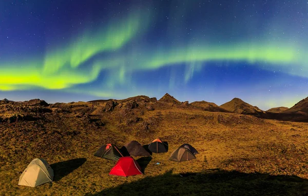 Aurora verde sobre o nosso acampamento Fotografia De Stock