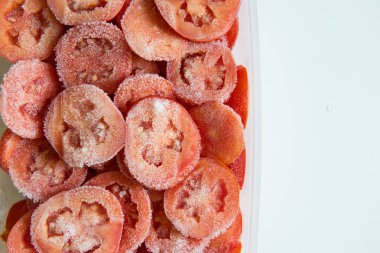 Donmuş domates. Dondurulmuş sebzeler. 