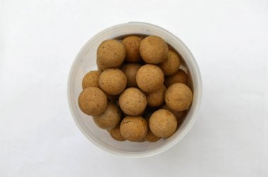 Yuvarlak Brown izole ot sazan balıkçılık Boilies yem