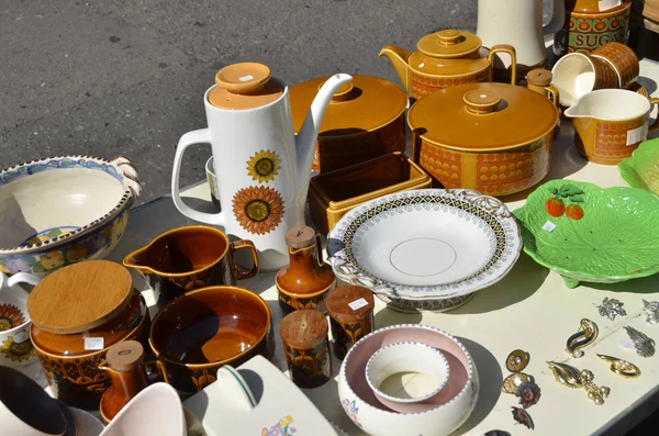 Bir semt pazarı, Retro tencere