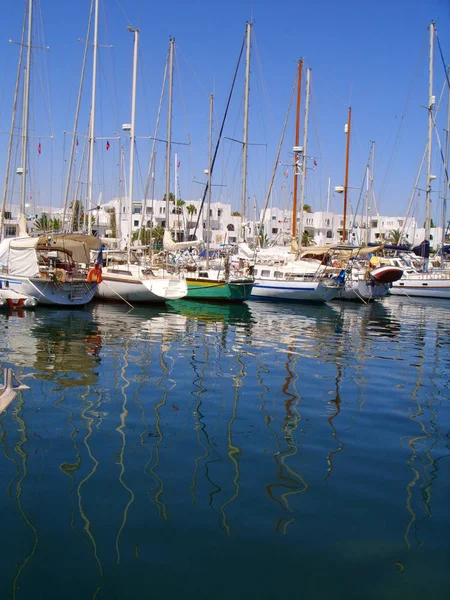 Reflexion des Yachthafens el kantaoui marina tunesien — Stockfoto