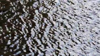 Dere, dere, nehir - su, su desenleri bırak