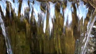 Şelale dağ dere dere nehir - akan su, akan yakın çekim