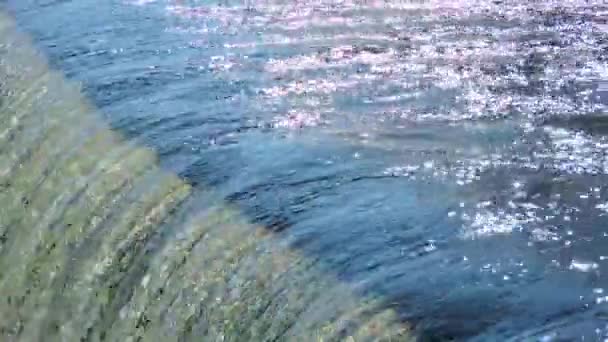 Şelale Dağı deresi nehir akıntısı akan su — Stok video