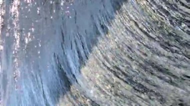 Dağ dere, akış, şelale, nehir - damla su, su desenleri