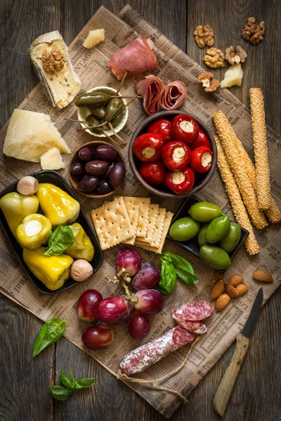 Cheese platter. Antipasti. — Stock Photo, Image