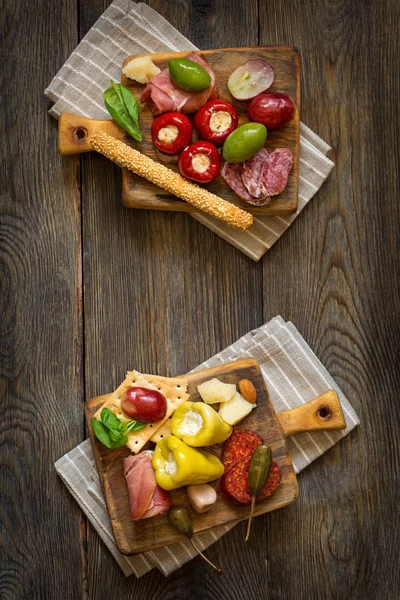 Cea mai bună placă antipasto . — Fotografie, imagine de stoc