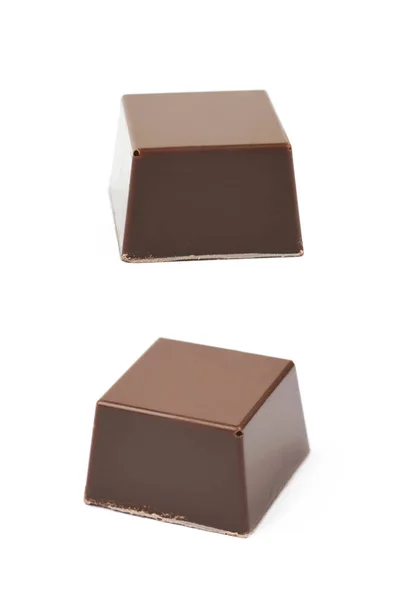 Шоколадные конфеты изолированы — стоковое фото