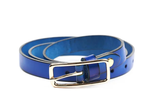 Cinturón de cuero azul plegado aislado — Foto de Stock