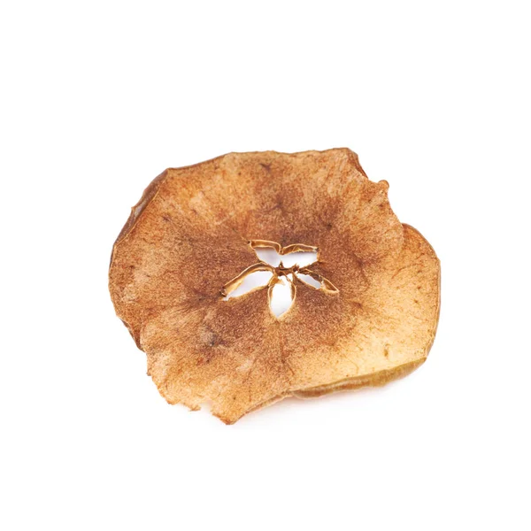 Сушеный ломтик яблочных чипсов изолирован — стоковое фото