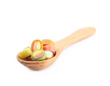 Kaşık izole meyan kökü şekerler tam