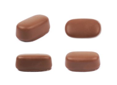 İzole Çikolata kaplamalı toffee şeker