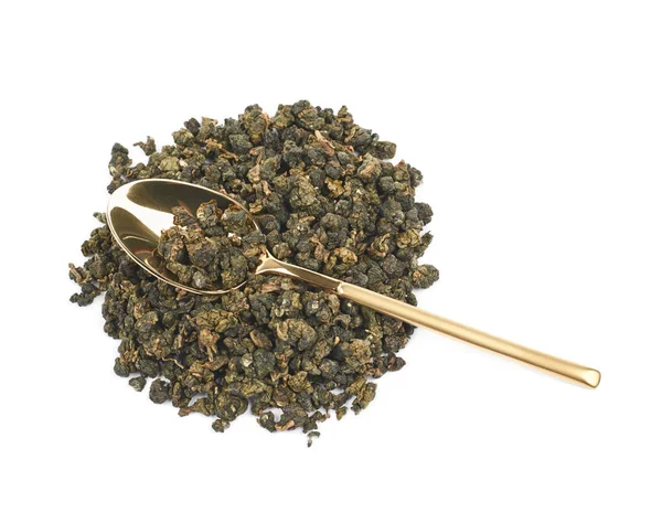Pilha de folhas de chá secas isoladas — Fotografia de Stock