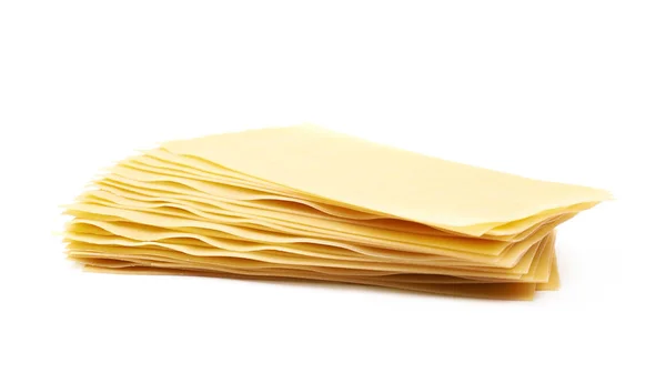 Stapel van gedroogde lasagne vellen geïsoleerd — Stockfoto