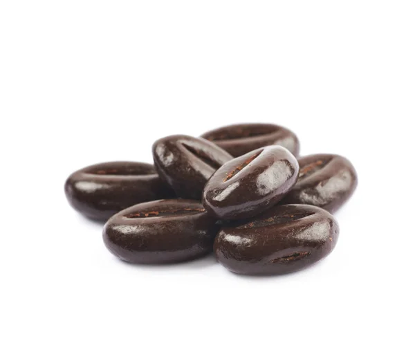Kupie cukierki czekoladowe na białym tle — Zdjęcie stockowe