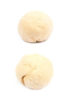 Topu çiğ hamur izole