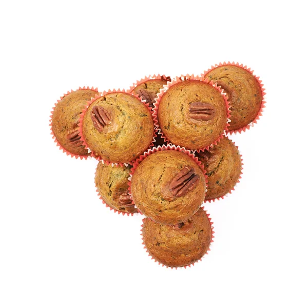 Haufen Pekannuss-Cupcakes isoliert — Stockfoto