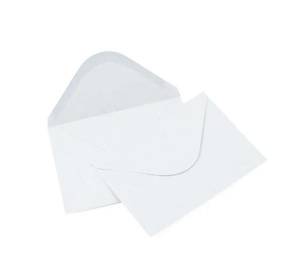 Vitt papper kuvert isolerade — Stockfoto