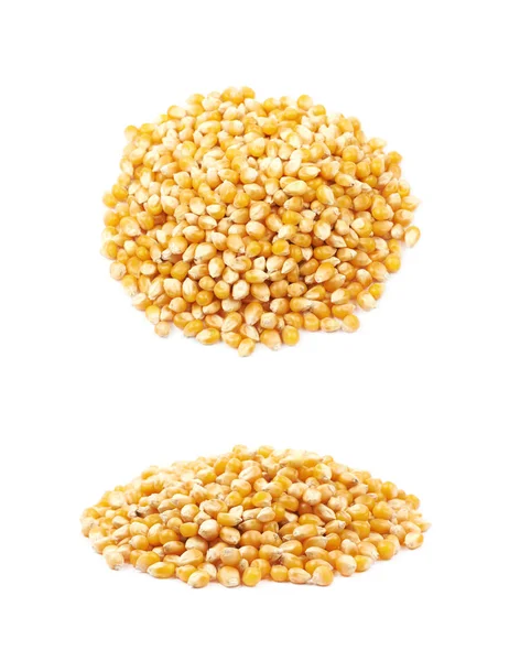 Pile of corn kernels isolated — Stock Photo, Image