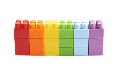 İzole oyuncak tuğla duvar yaptı