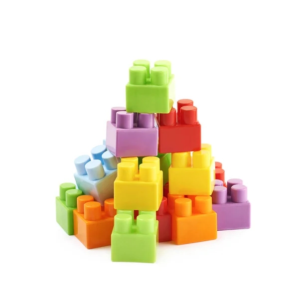 複数のおもちゃの煉瓦の山 — ストック写真