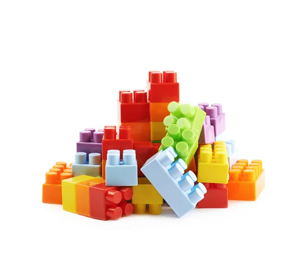 複数のおもちゃの煉瓦の山 — ストック写真