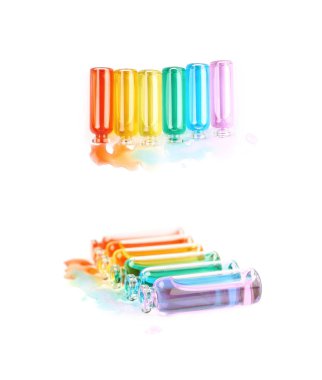 İzole küçük şişe şişe kümesi