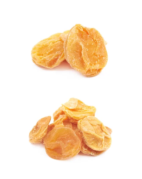 Pile of dried apricots isolated — Stock Photo, Image