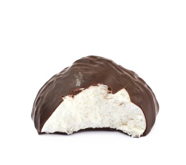 İzole çikolata kaplı marshmallow