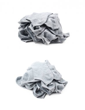 İzole bir dekolte çorap yığını