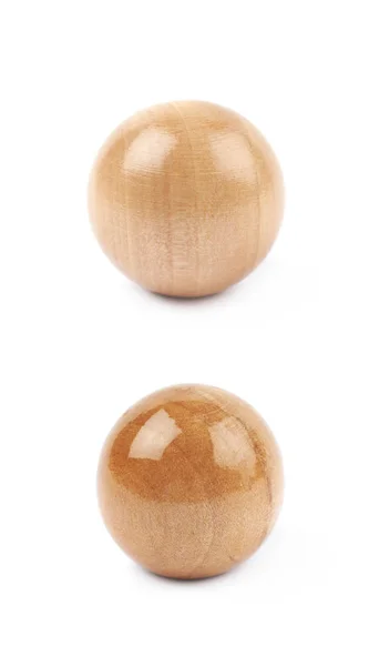 Отдельная деревянная сфера — стоковое фото