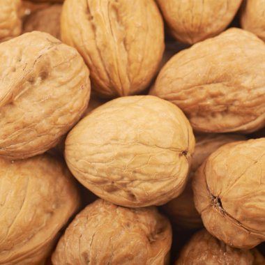 Ceviz ile kaplı yüzey