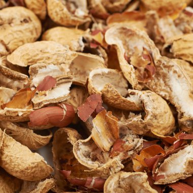 Fıstık kabukları ile kaplı yüzey