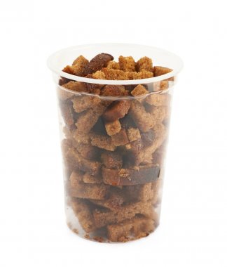 Plastik kutu ekmek kruton ile dolu